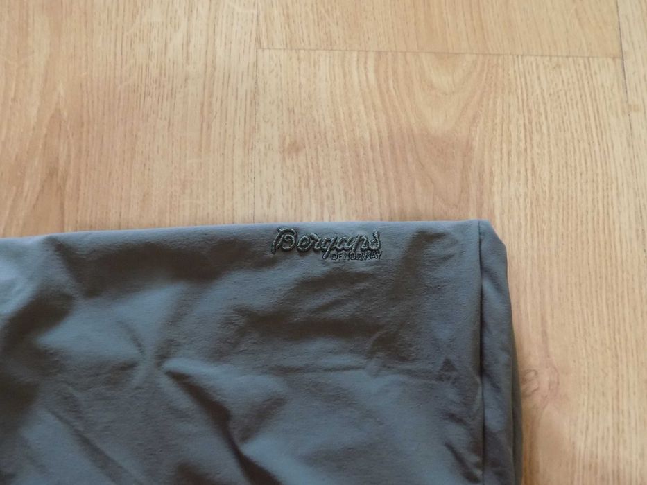 къси панталони bergans of norway шорти екип дамски туризъм оригинал M