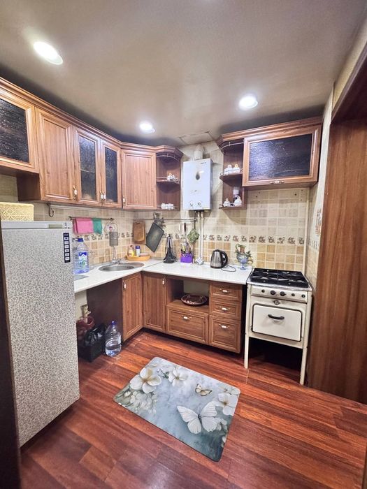 2 хона 3 хонали қилинган квартира Яшнабод туманида сотилади