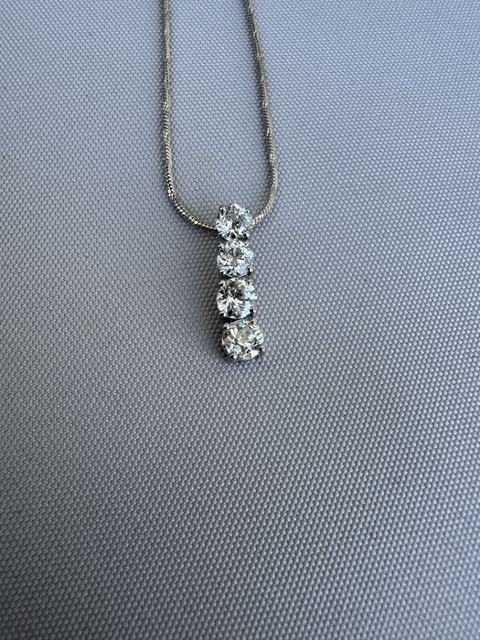 Pandantiv din aur alb si diamante