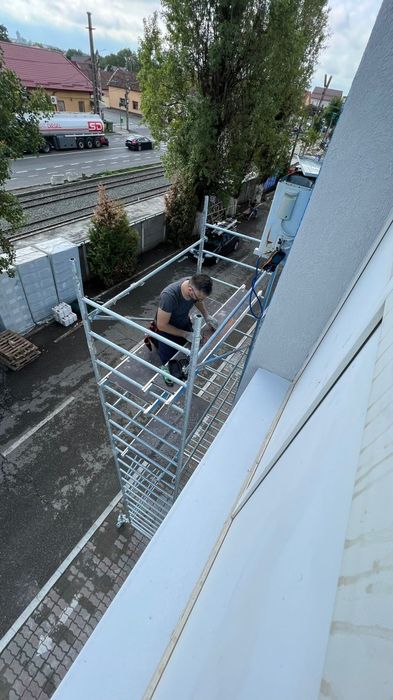 Inchiriez schela mobila (cu roti) 8.5m