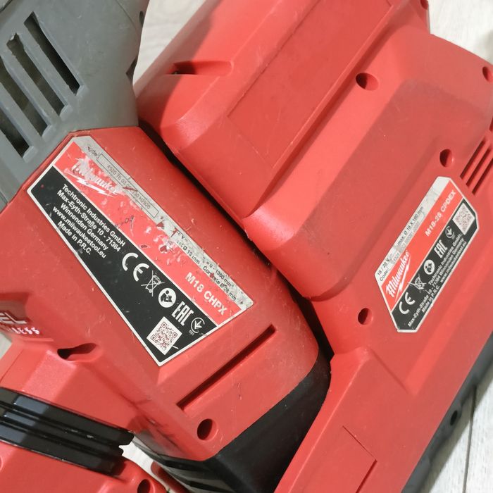 Rotopercutor SDS Plus puternic Milwaukee M18 CHPX cu aspirator de praf