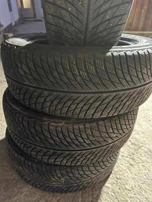 Set anvelope iarna 235/55/18 Michelin