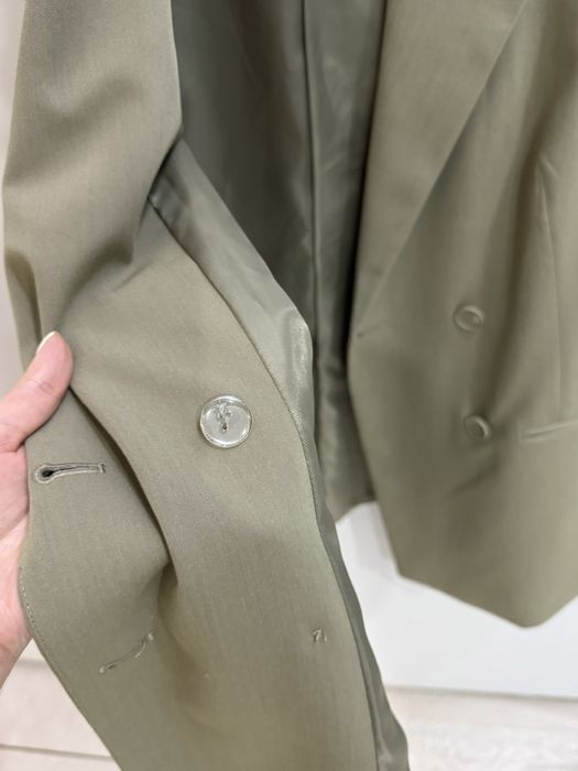 Продам жилет Stradivarius