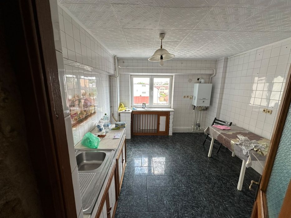 Apartament de închiriat, zona Unirii colt cu Patriei 3 camere