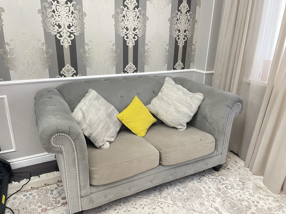 Диван хорошего качества, цена за 2 шт