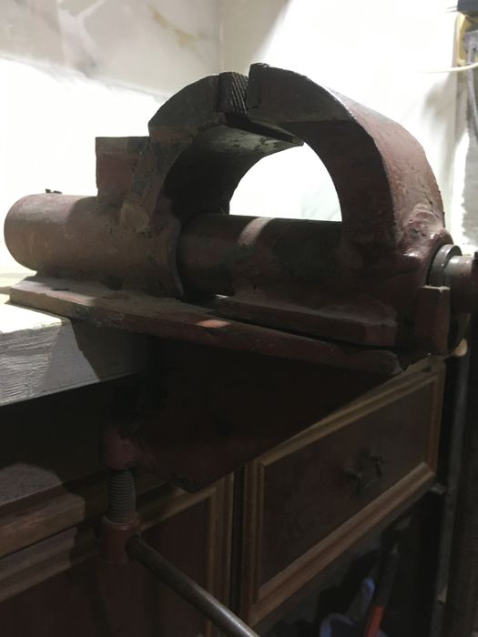 Тиски слесарные