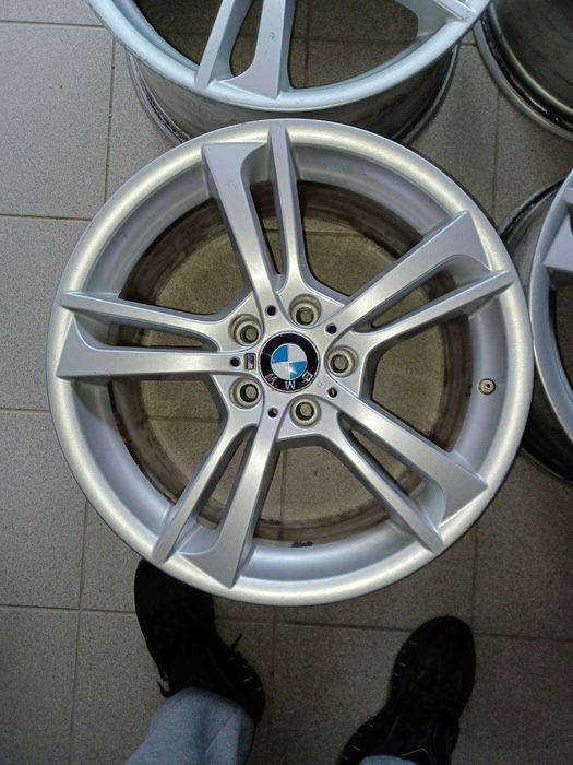 19-BMW-5-F10.F11. X3. X4. F25.F26 серия на БМВ-М-спорт пакет Оригинал.