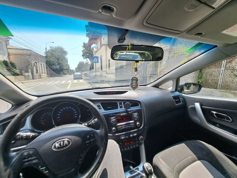 Kia ceed 1.6 diesel pe lanț.