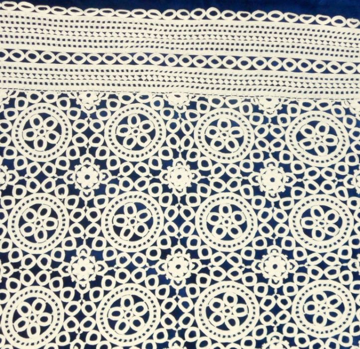 Fata de masa lucrata manual macrame ,dimensiune foarte mare