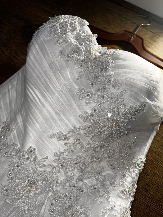 Булчинска рокля и воал