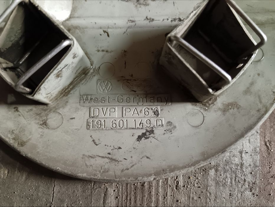 Продам оригинальные колпаки