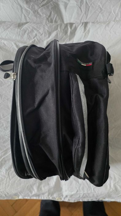 Set genți Givi prindere magnetica pentru moto tank bag