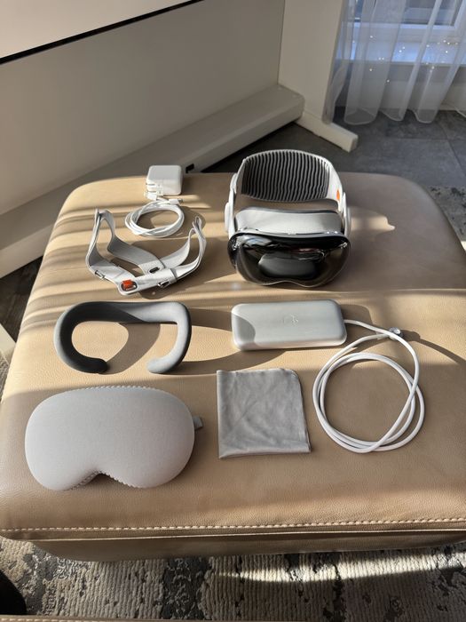 Apple Vision Pro 1TB & Aaple Care+