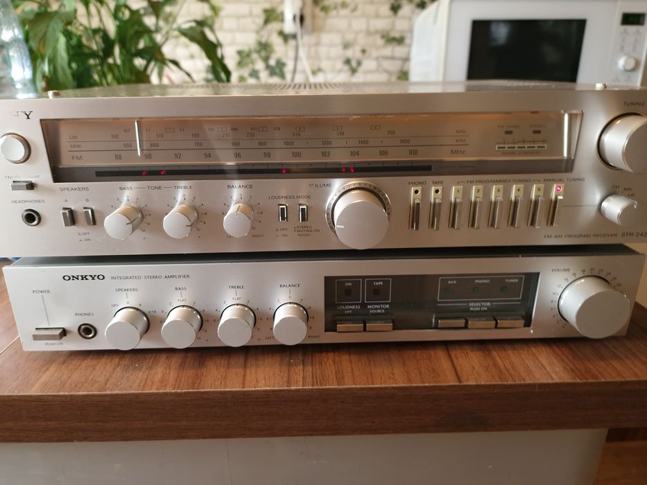 Sony STR 242L amplituner si Onkyo A-05 amplificator