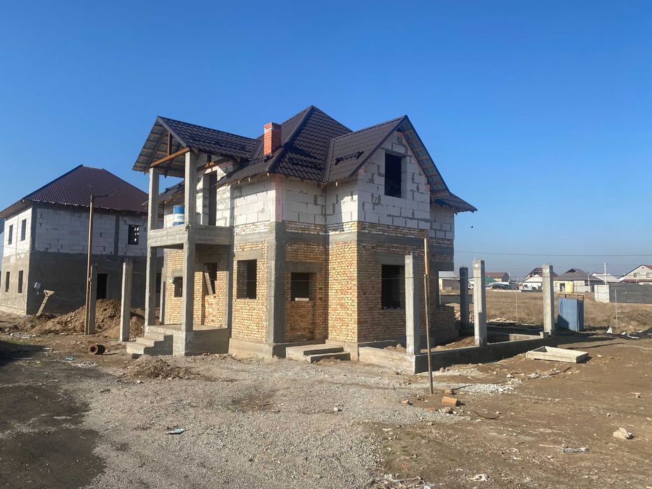 Дом с двумя участками