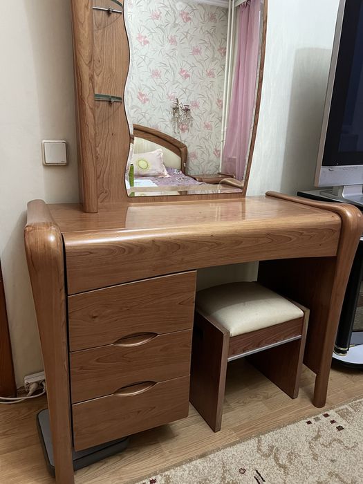 СПАЛЬНЫЙ ГАРНИТУР в отличном состоянии