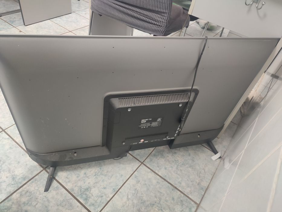 Телевизор на запчасти