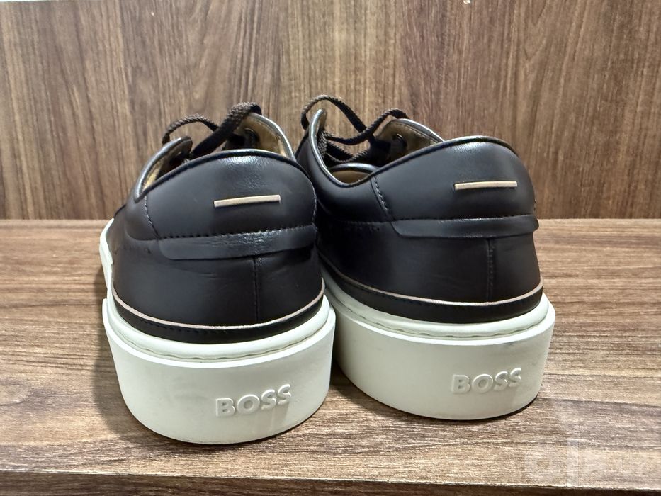 Кожаные кроссовки BOSS. Оригинал. Коричневый цвет. Отличное состояние.
