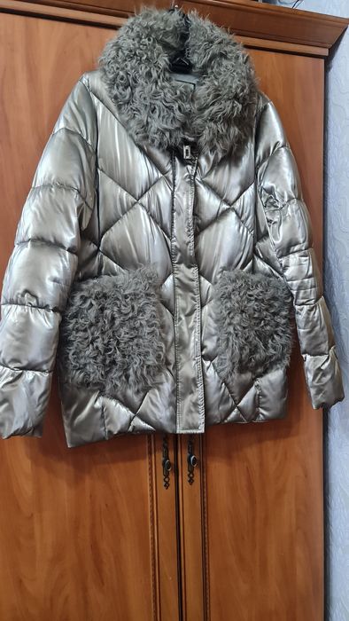 Продам женскую куртку