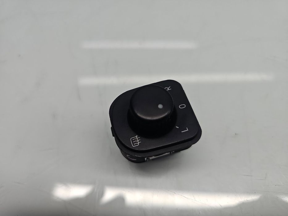 Buton reglaj oglinzi Volkswagen Passat B7 (362) [Fabr 2010-2014] 1K095
