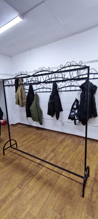 Пролам две вешалки 20000 торг