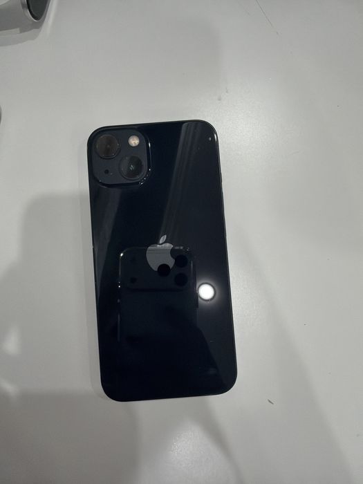 IPhone 13 темно синий
