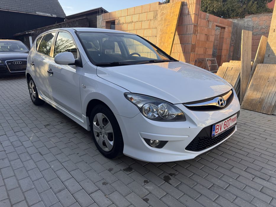 HYUNDAI i30 2011 — imagine 3