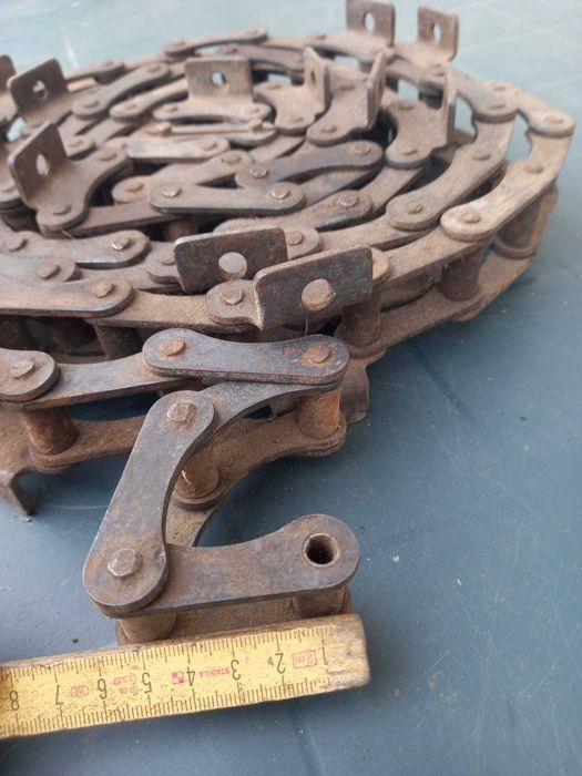 Dezmembrez heder combină vând ax l. 1,80 rulmenți oscilanți și casete.