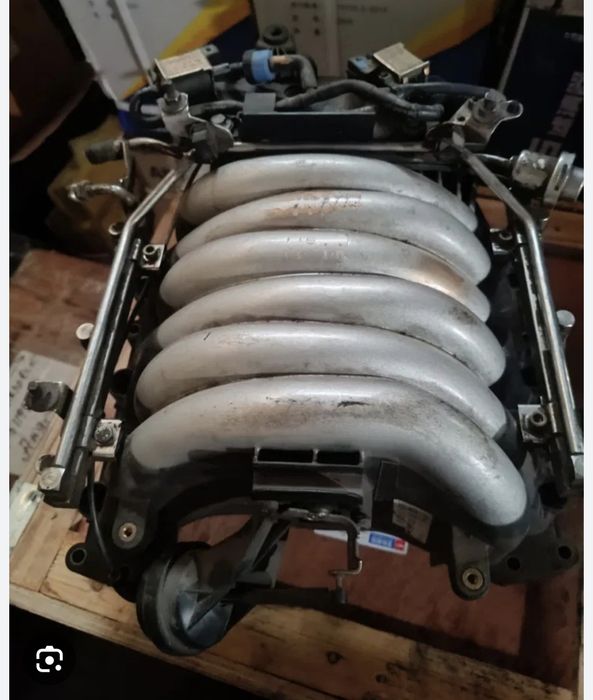 Впускной коллектор 2,8 30 клапанный