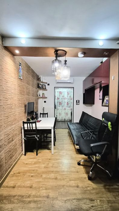 Vand apartament cu 2 camere.