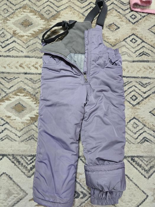 Продаю зимний детский костюм.  Куртка,  жилетка и полукомбинезон