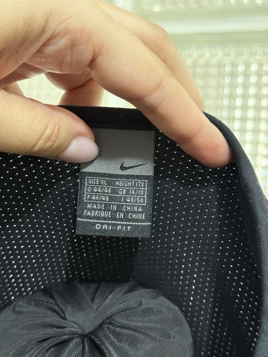 Set pantaloni si tricou Nike