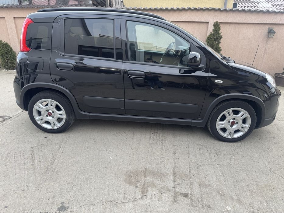 Vând Fiat Panda 1.0 Hybrid 70cp