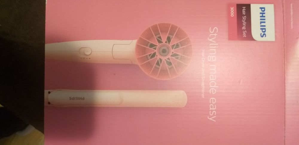 Placa de indreptat parul Philips   NOUĂ