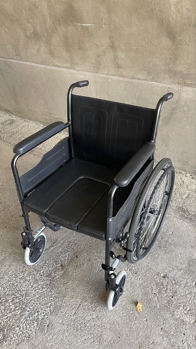 Инвалидная коляска с сан оснащением