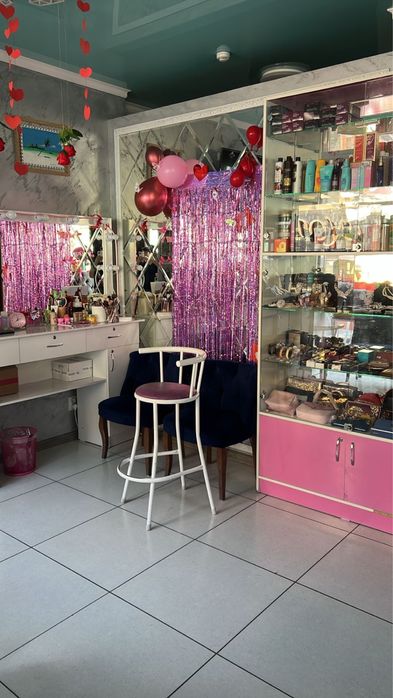 Продается маникюрный стол