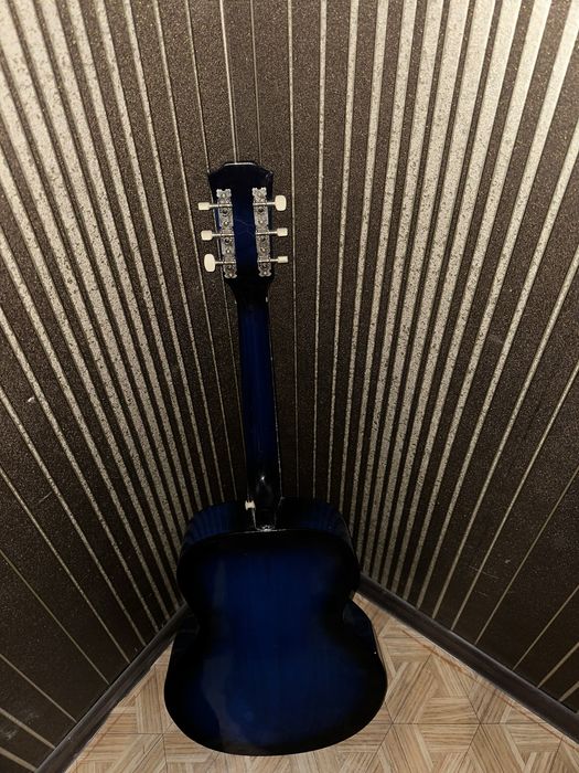 продаеться Гитара акустическая