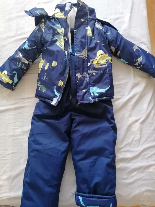 Vând geaca +pantaloni de schi