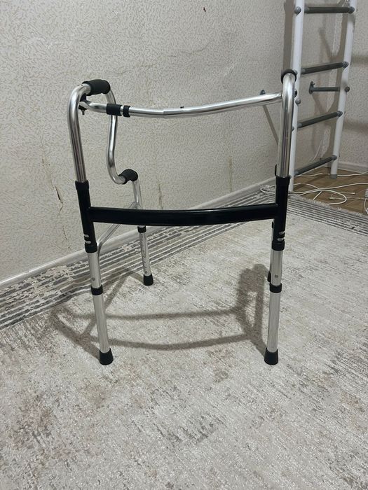 Ходунок для взрослых двухуровневы