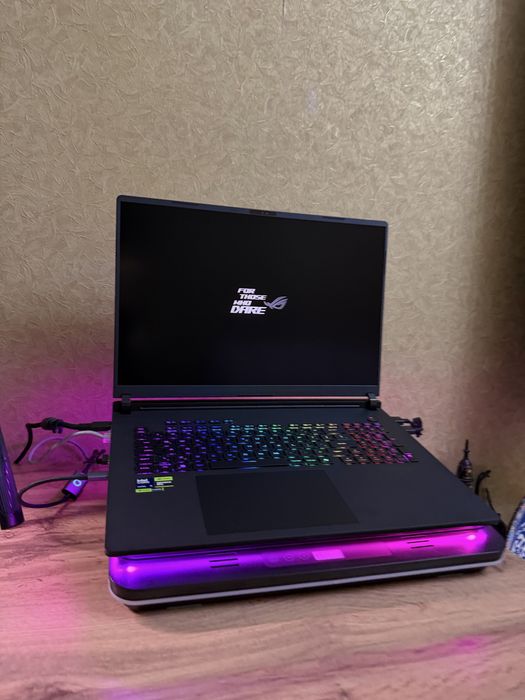 Asus Rog Scar 18 RTX 5090 в комплекте