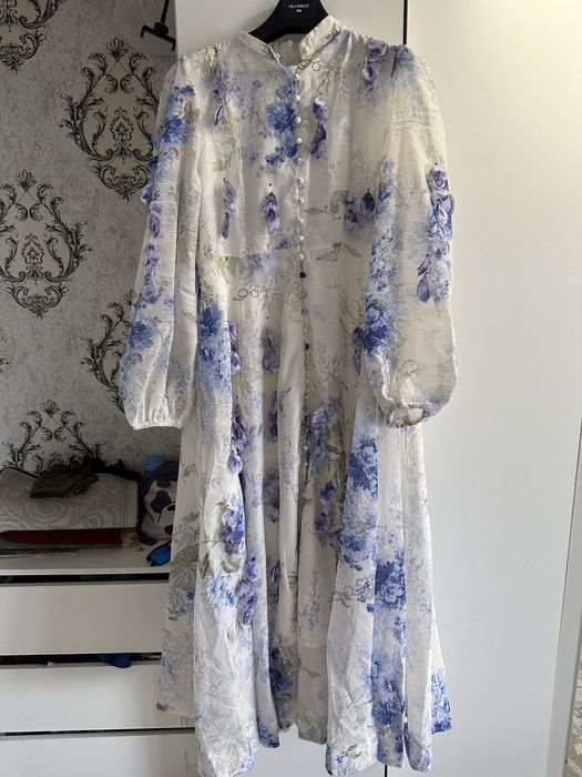 Продаю платья, надевала всего один раз