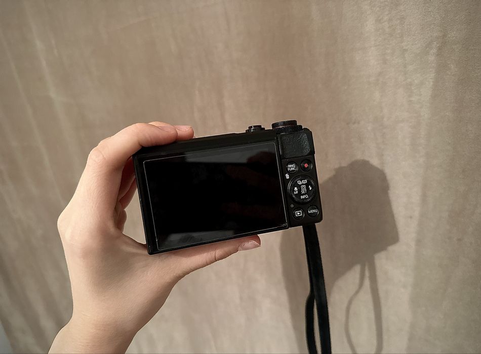 Продаю камеру Canon G7x mark ii