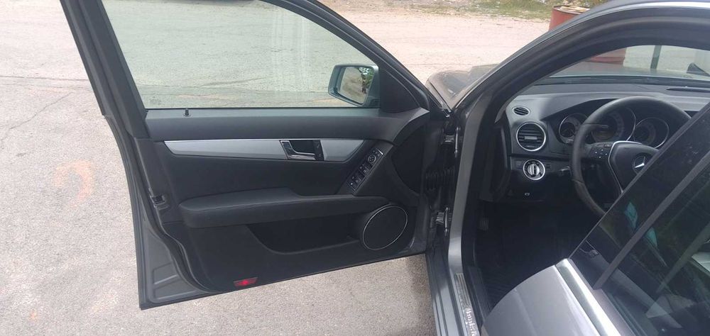 Mercedes-Benz C 220