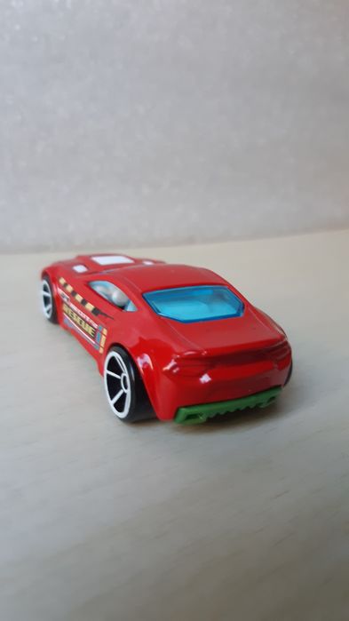 Vând machetă/mașinuță Torque Twister Hot Wheels