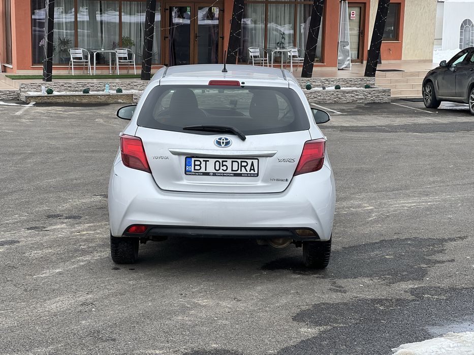 Vând Toyota Yaris