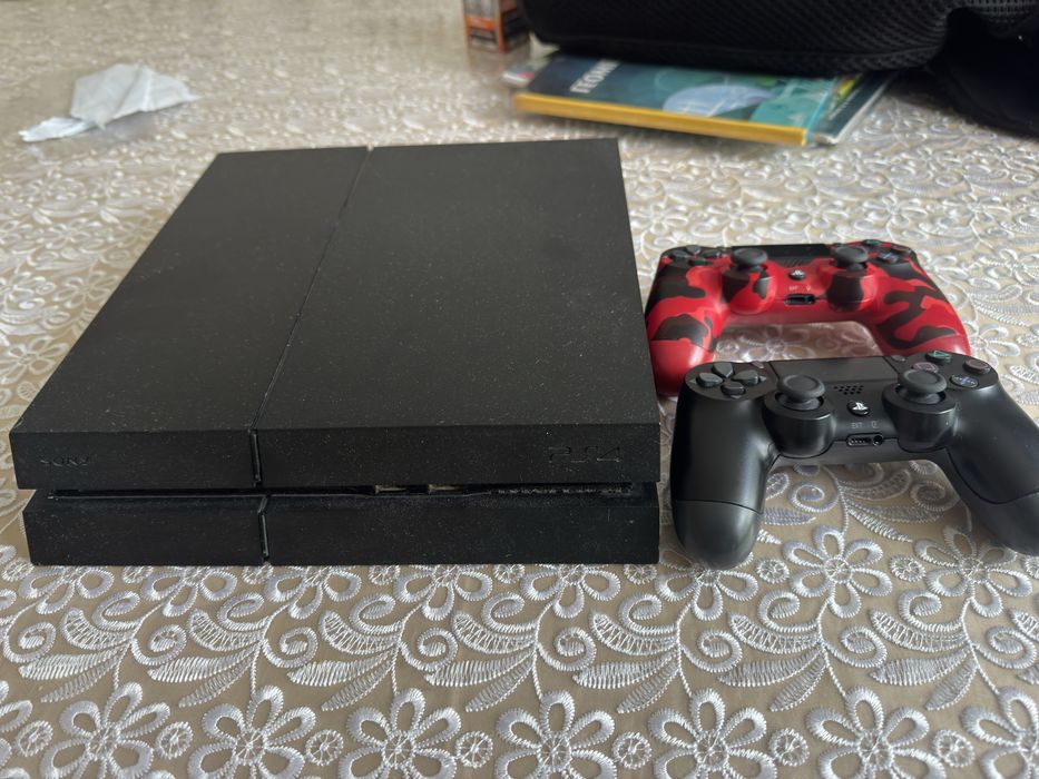 PS4 Fat 10 игр+ 2 джойстика