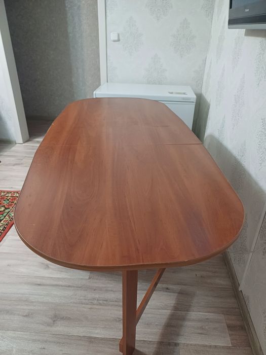 Продам стол в хорошем состоянии