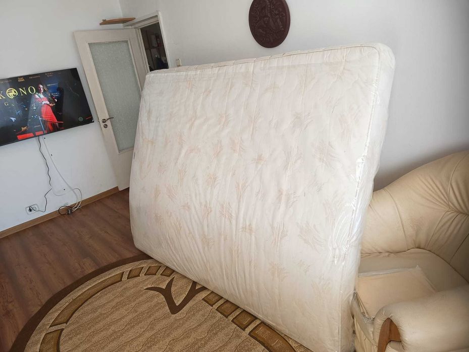 Saltea 200x160 cm de vânzare – stare foarte bună
