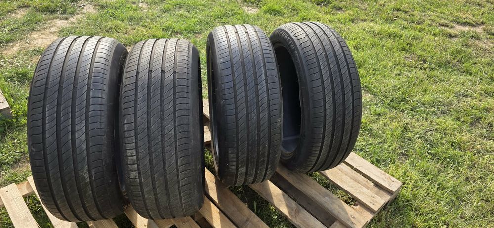 Michelin Primarcy  4   235 45 R20