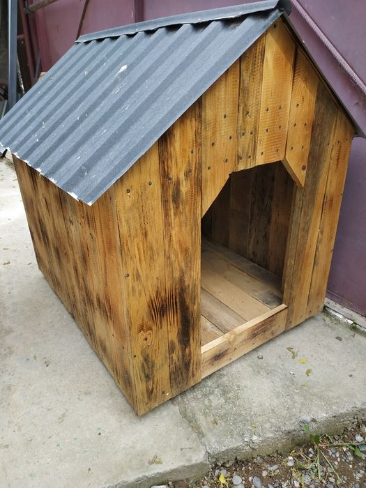 Будки для собак.